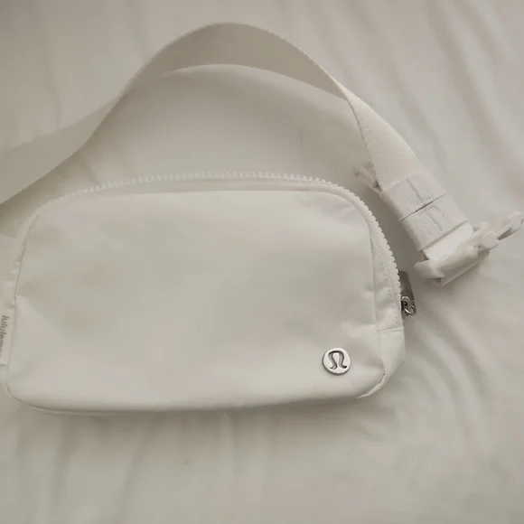 Lululemon White Crossbody Bag - Picture 2 of 5